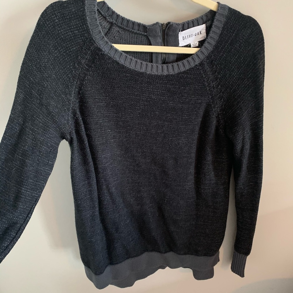 Women’s grey sweater